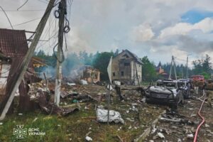 At least 11 killed in Ukraine as Moscow and Kyiv continue to trade attacks