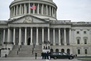 US House votes to end Iran war, 7 Republicans join in favour