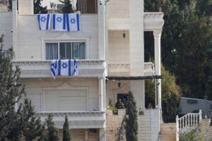 Israeli forces turn Hebron homes into military posts amid lockdown