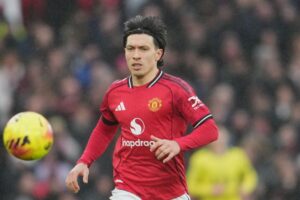 Man United’s Martinez apologises for outburst after talks with Carrick
