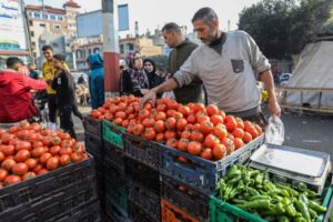 Israel halts commercial goods from entering Gaza; Hamas denies tax claims